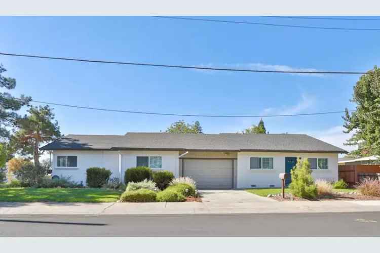 Duplex For Sale in Elk Grove, California