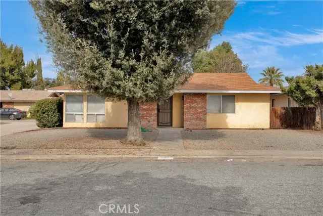 Multi-family house For Sale in 794, Evergreen Street, Hemet, California