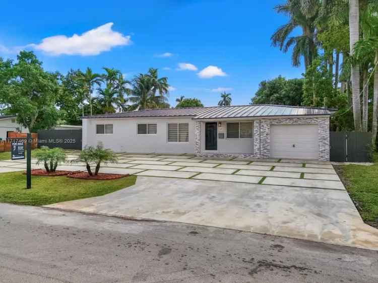 Single-family house For Sale in 500, Northeast 114th Street, Miami Shores, Florida