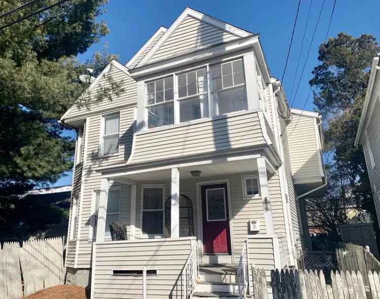 Single-family house For Sale in 826, Norman Street, Bridgeport, Connecticut