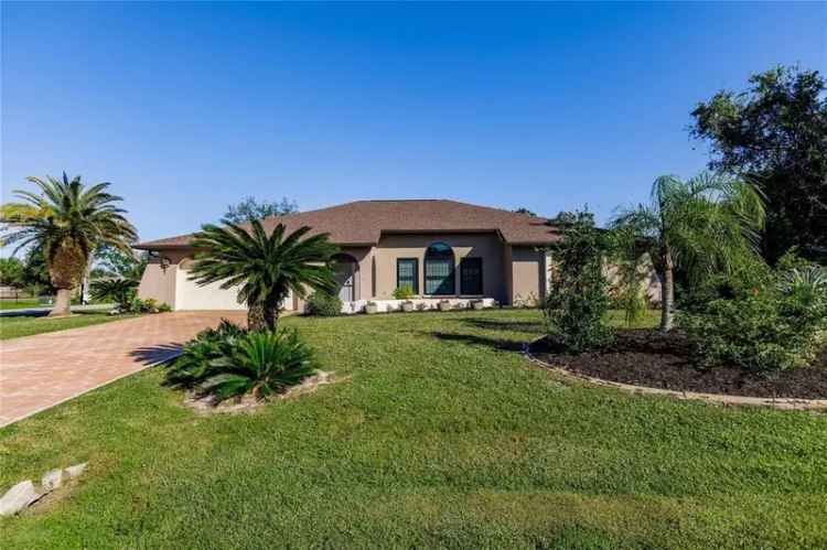 Single-family house For Sale in 21561, Quesada Avenue, Port Charlotte, Florida