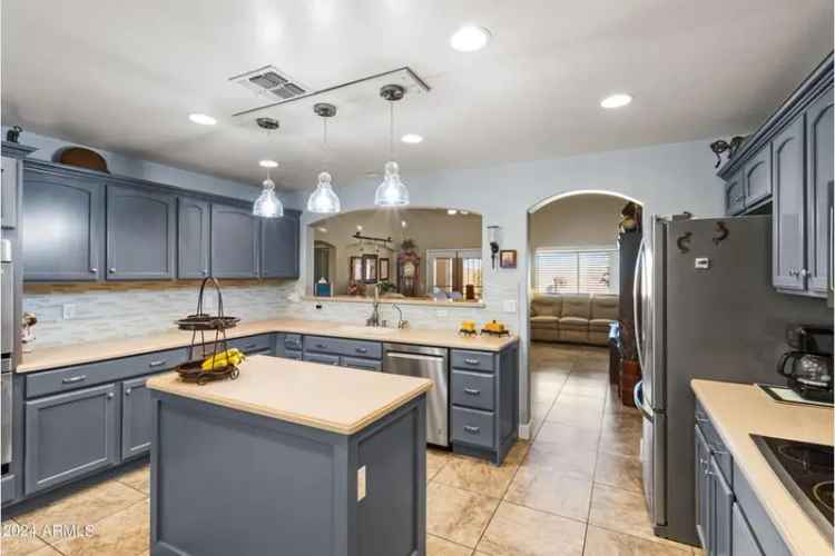 Single-family house For Sale in Casa Grande, Arizona