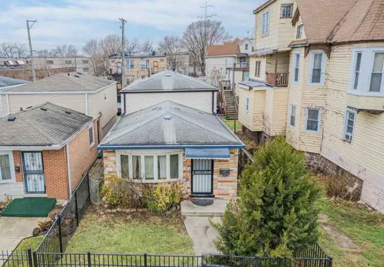 Single-family house For Sale in 6740, South Rhodes Avenue, Chicago, Illinois