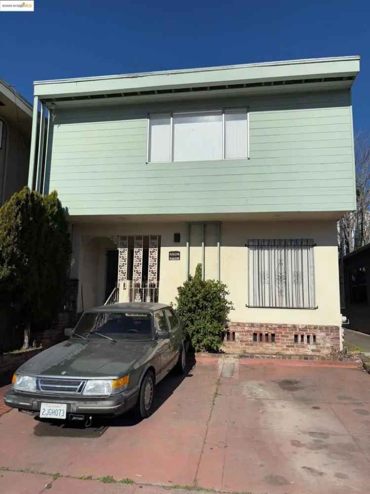 Multi-family house For Sale in 6604, Bancroft Avenue, Oakland, California