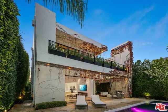 Single-family house For Sale in West Hollywood, California