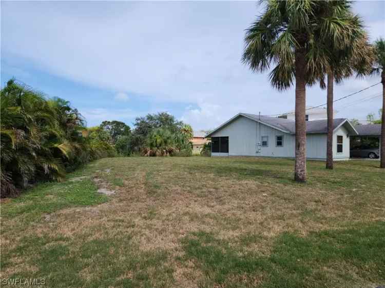 Land For Sale in 873, 8th Court East, Florida