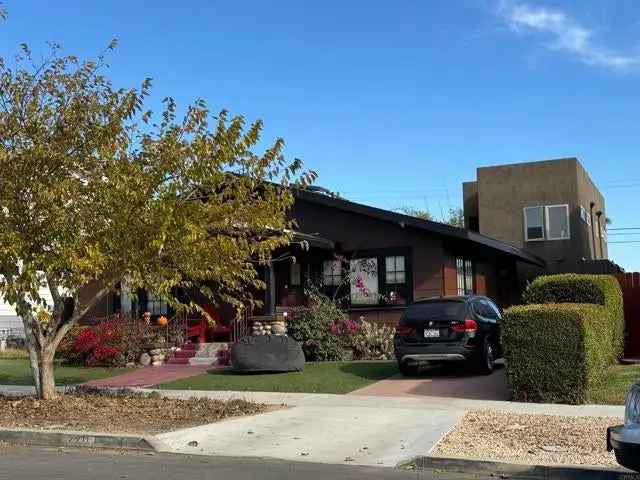 Single-family house For Sale in 2211, Bancroft Street, San Diego, California