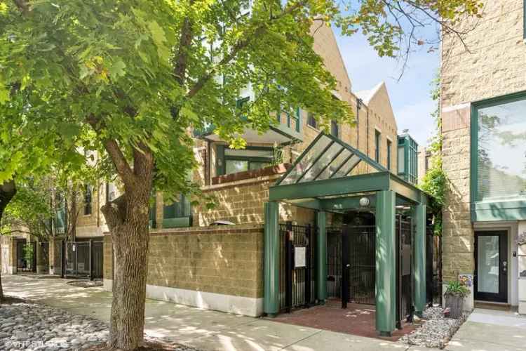 Condo For Sale in 1610, North Mohawk Street, Chicago, Illinois