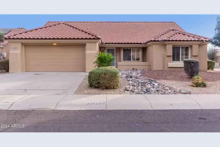 Single-family house For Sale in 14233, West Via Manana, Sun City West, Arizona