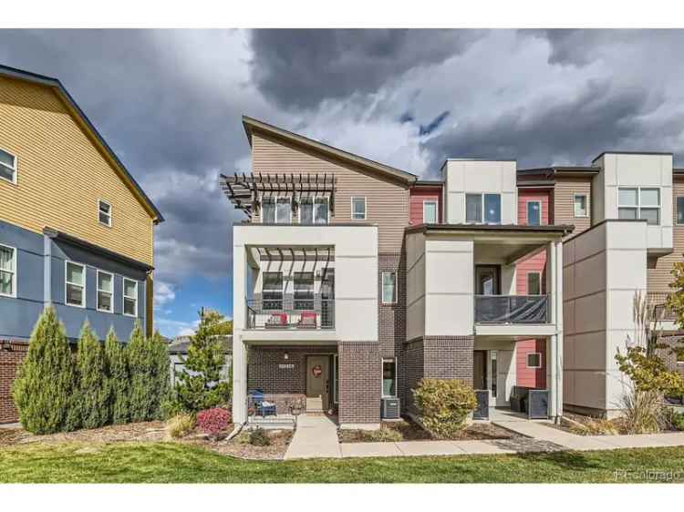 Single-family house For Sale in Broomfield, Colorado