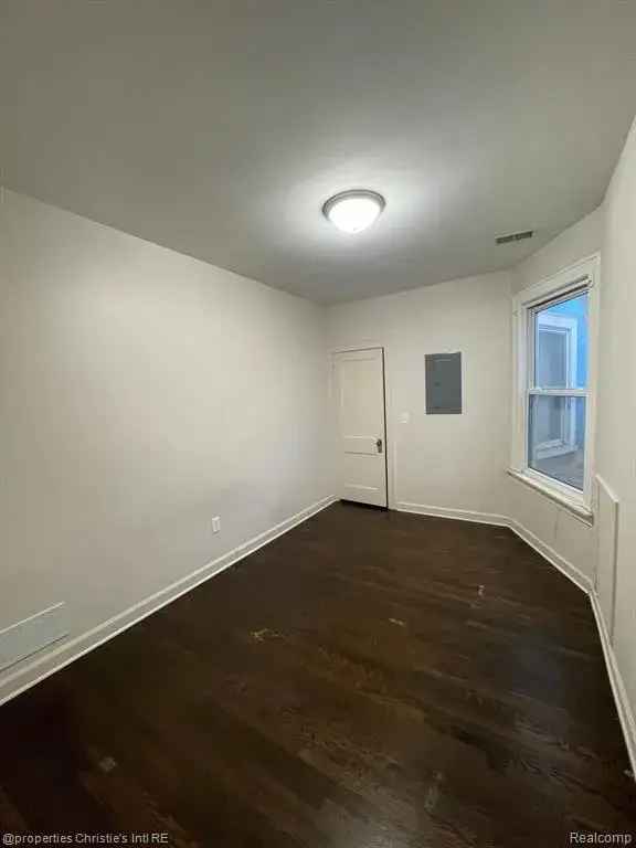 Modern 2-Bedroom Apartment in Southwest Detroit with In-Unit Laundry