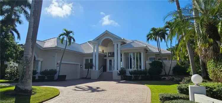 Single-family house For Sale in 300, Mooring Line Drive, Naples, Florida