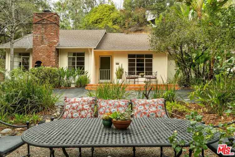 Single-family house For Sale in 2225, East Chevy Chase Drive, Glendale, California