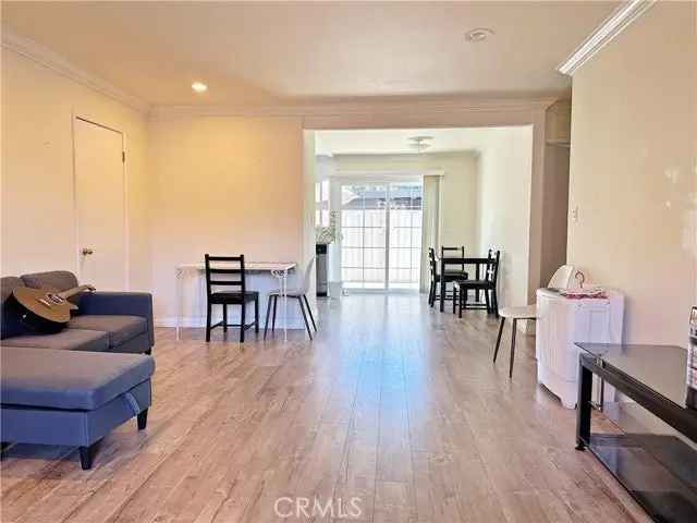 Single-family house For Sale in Irvine, California