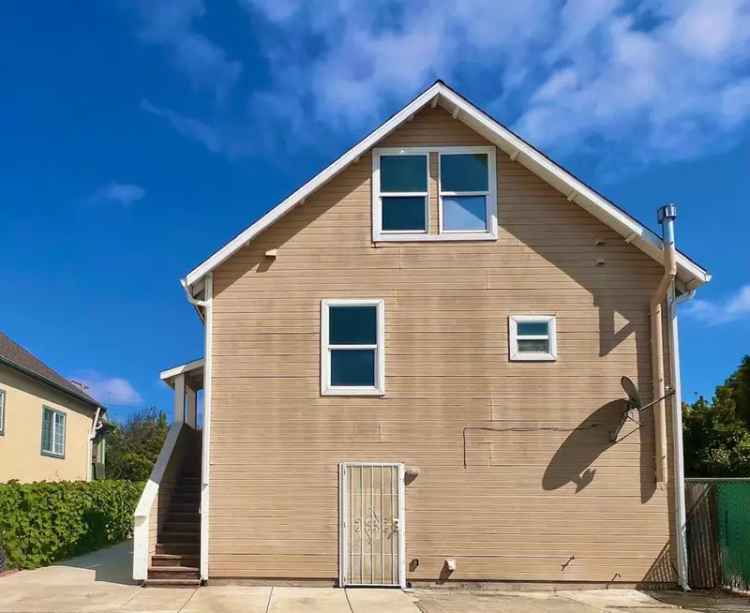 Single-family house For Sale in 2031, East 26th Street, Oakland, California