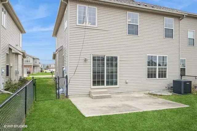 House For Sale in 1236, Blue Bill Way, Normal, Illinois