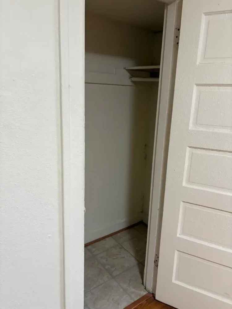 Apartment Unit for Rent Near Downtown