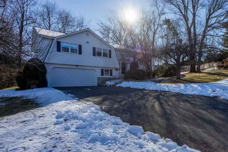 Single-family house For Sale in 156, Westwood Drive, Wethersfield, Connecticut