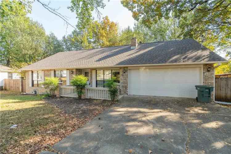 Single-family house For Sale in 1985, East Huntsville Road, Fayetteville, Arkansas