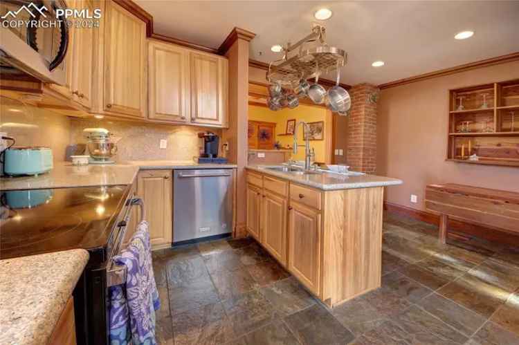 Single-family house For Sale in 218, East Espanola Street, Colorado Springs, Colorado