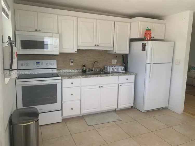 Single-family house For Sale in Key Largo, Florida