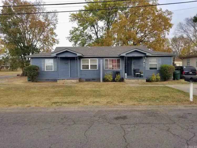 Multi-family house For Sale in Conway, Arkansas