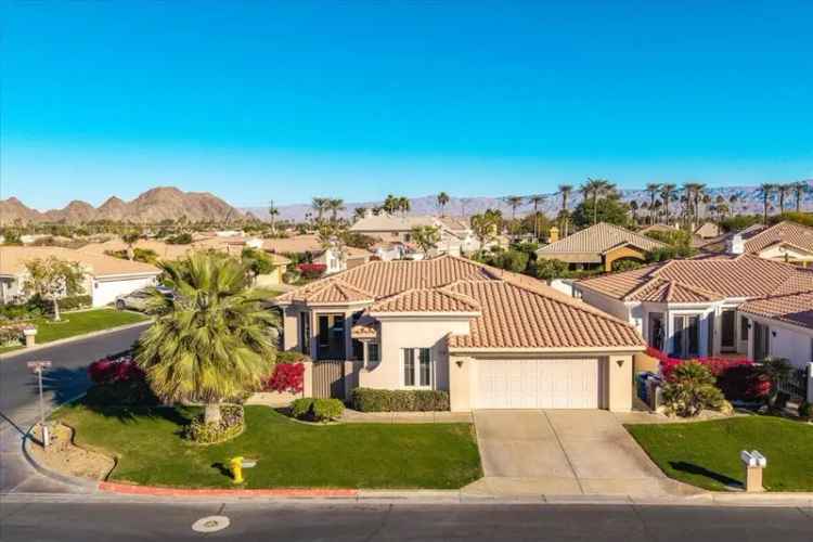 Single-family house For Sale in 78710, Castle Pines Drive, La Quinta, California