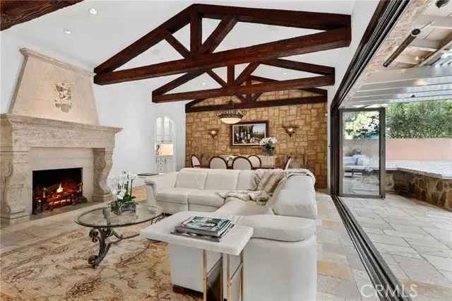 Single-family house For Sale in 32, Rue Fontainbleau, Newport Beach, California