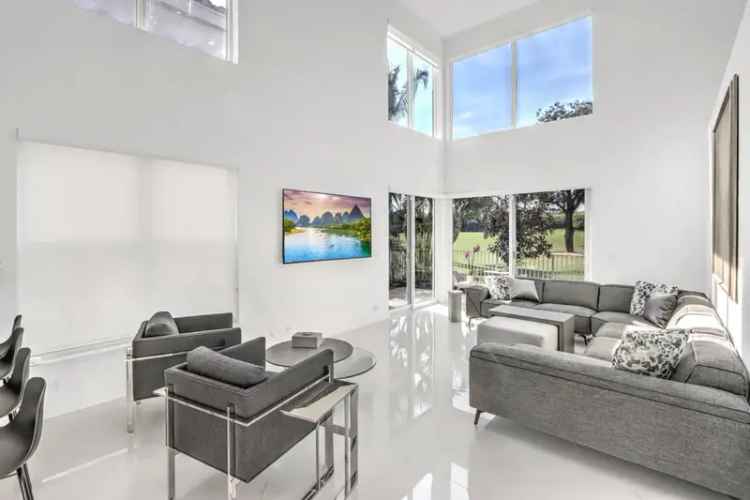 Single-family house For Sale in 4125, Northwest 58th Lane, Boca Raton, Florida