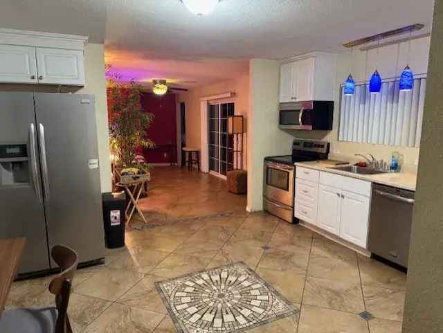 Furnished 2 Bedroom Cottage Near UCR - All Utilities Included