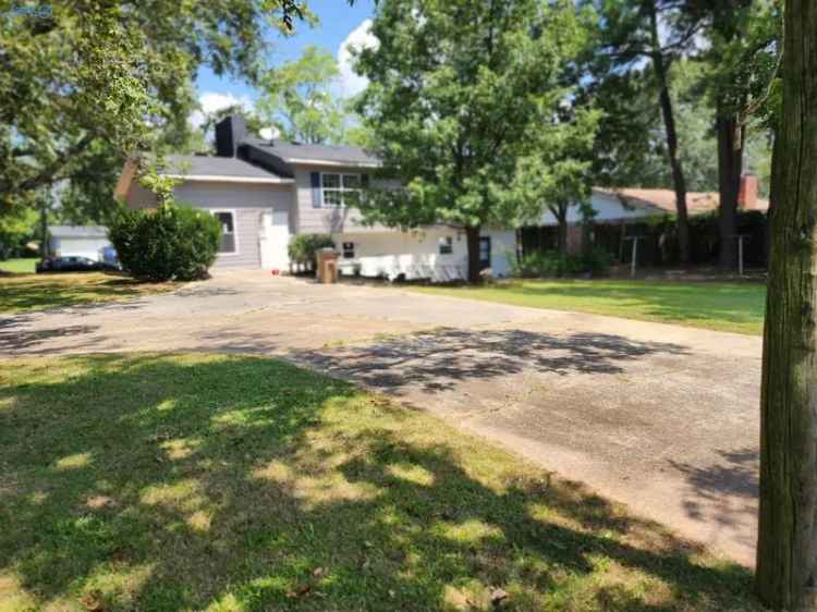 Single-family house For Sale in Decatur, Alabama