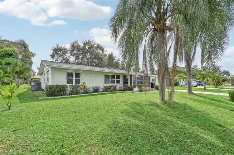 Single-family house For Sale in 1215, Cypress Avenue, Venice, Florida