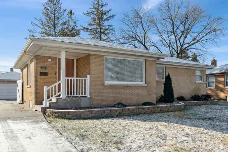 Single-family house For Sale in 279, East 170th Street, South Holland, Illinois