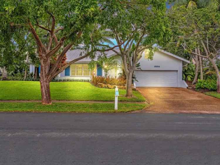 Single-family house For Sale in Delray Beach, Florida