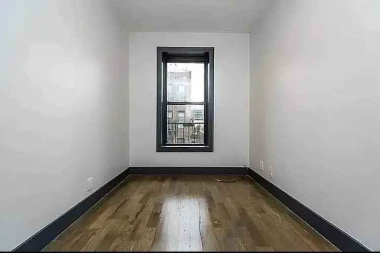 3BR Ridgewood Apartment with Backyard, Gym & Roof Deck