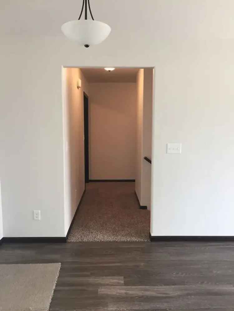 5 Bed 3 Bath House For Rent - Pet Friendly