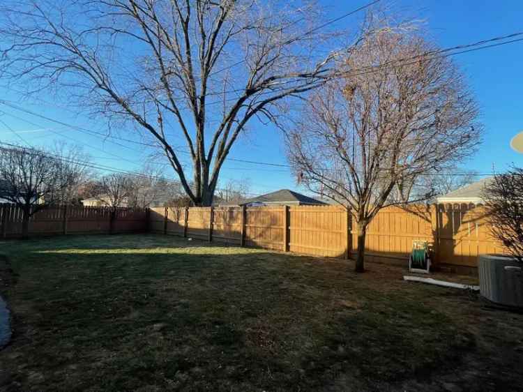 Single-family house For Sale in 18436, Homewood Avenue, Homewood, Illinois