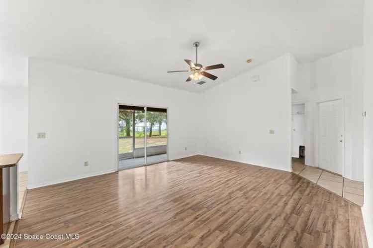 Single-family house For Sale in 426, Santa Martia Street Southwest, Palm Bay, Florida