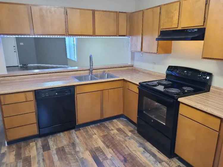 Spacious 2 Bed 2 Bath Apartment Near Mall