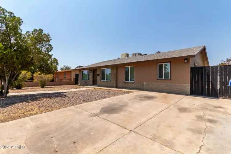 Single-family house For Sale in 8406, West Roma Avenue, Phoenix, Arizona