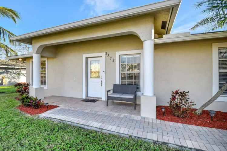 Single-family house For Sale in West Palm Beach, Florida