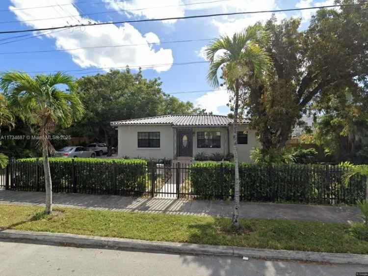 Single-family house For Sale in 160, Northwest 39th Street, Miami, Florida