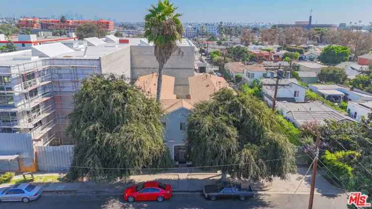 Multi-family house For Sale in 3406, Virginia Road, Los Angeles, California