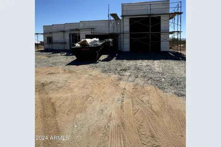 Single-family house For Sale in Wittmann, Arizona