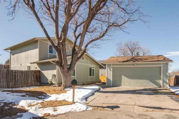 Single-family house For Sale in Westminster, Colorado