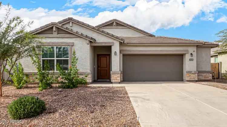 Single-family house For Sale in 24686, North 184th Lane, Wittmann, Arizona