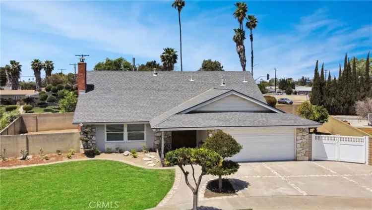 Single-family house For Sale in 609, South Vicki Lane, Anaheim, California