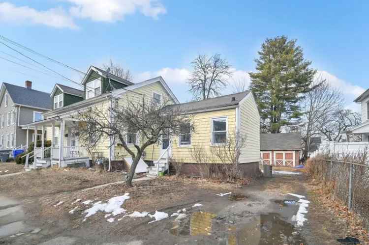 Multi-family house For Sale in 17, Walnut Street, Enfield, Connecticut