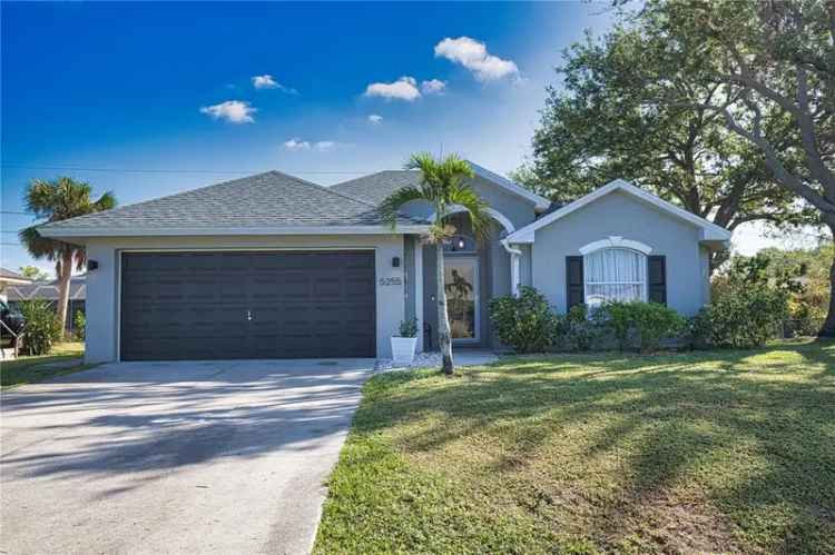 Single-family house For Sale in 5255, Drew Road, South Venice, Florida