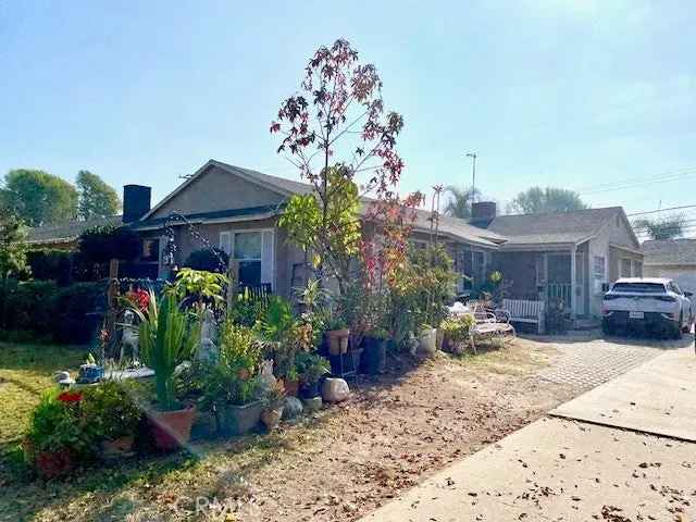 Multi-family house For Sale in 1238, West Santa Clara Avenue, Santa Ana, California